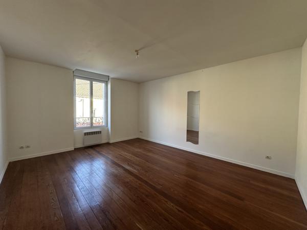 Faremoutiers (77515) LOCATION APPARTEMENT F2 HYPER CENTRE FAREMOUTIERS