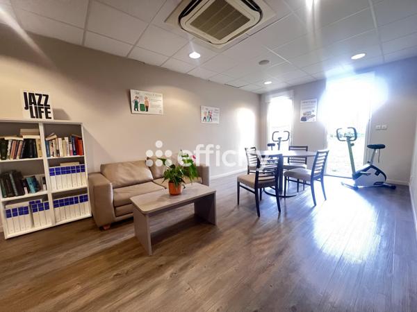Appartement
         1 pièce
        - 44 m² 134 000 € *