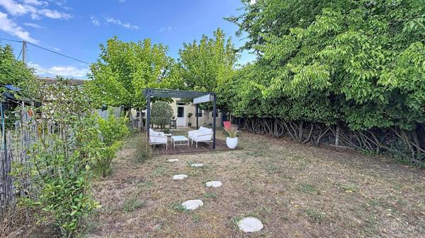 169 M2 de plain-pied sur 840 m² de terrain.