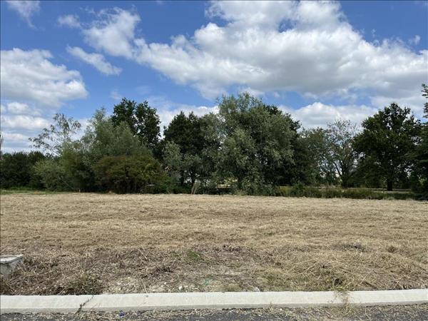 Terrain à bâtir à vendre |  Saint-André-de-Cubzac |  392 m²