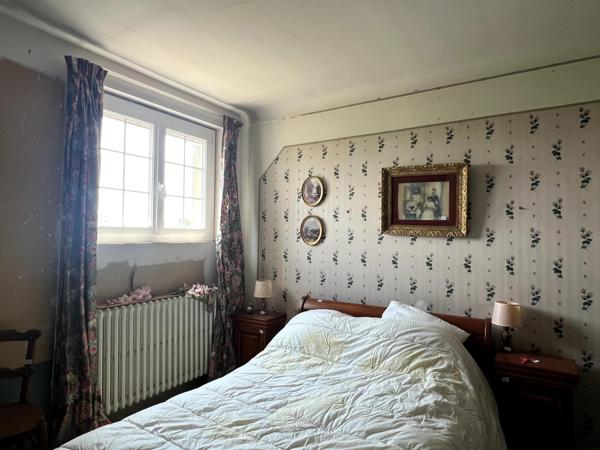 Maison 8 chambres de 249 m2 dans le centre de Dange Saint Romain