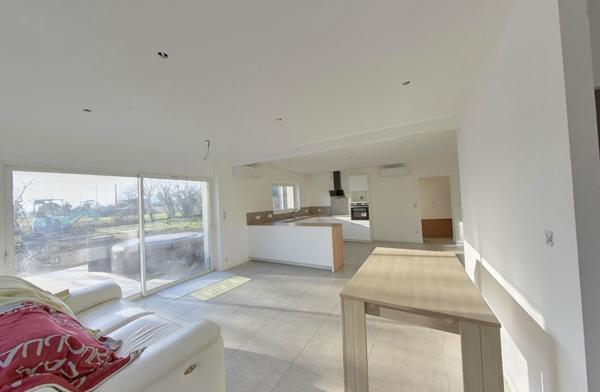 Meauzac : Maison de ville neuve avec jardin, 5 pièce(s) 148 m2