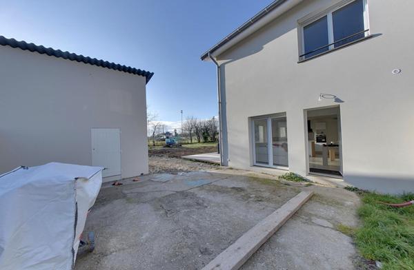 Meauzac : Maison de ville neuve avec jardin, 5 pièce(s) 148 m2