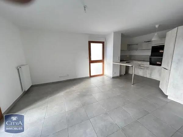 Appartement à louer 4 pièces 79.05m²