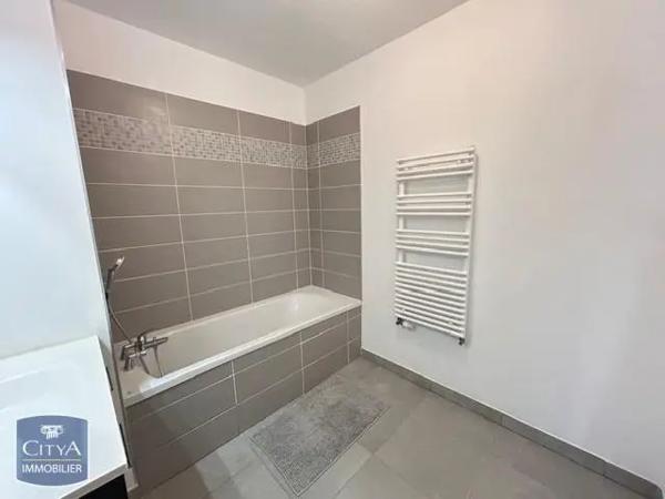 Appartement à louer 4 pièces 79.05m²