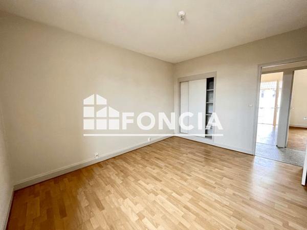 Location Appartement 4 pièces 86.31 m² - 11 RUE HENRI DESCOINS Agen 47000