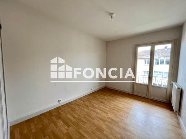 Location Appartement 4 pièces 86.31 m² - 11 RUE HENRI DESCOINS Agen 47000