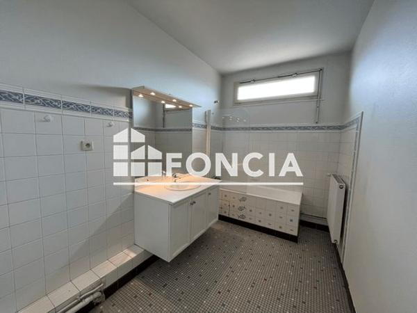 Location Appartement 4 pièces 86.31 m² - 11 RUE HENRI DESCOINS Agen 47000