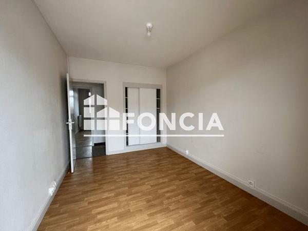 Location Appartement 4 pièces 86.31 m² - 11 RUE HENRI DESCOINS Agen 47000