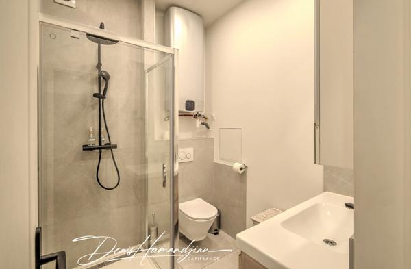 VILLEURBANNE - GRATTE CIEL - T2 de 51 m² vendu entièrement meublé – Proche métro