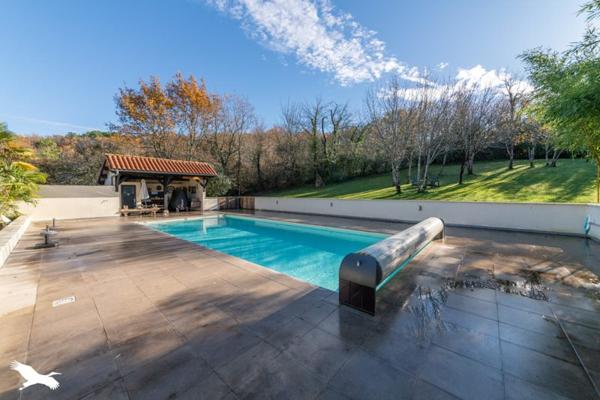 Maison à vendre |  Touzac |  8 pièces | 275 m²