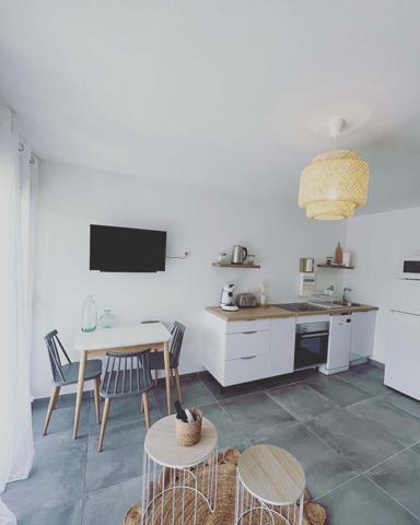 Appartement renové T1 bis situé en bord de mer
