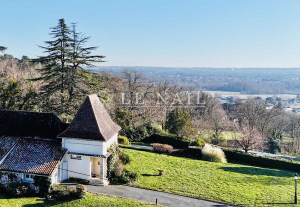 Élégante demeure et sa vue imprenable en Dordogne