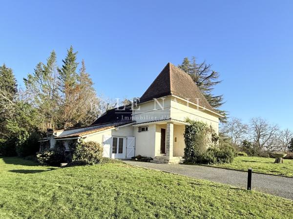 Élégante demeure et sa vue imprenable en Dordogne