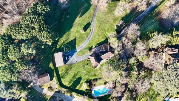 Élégante demeure et sa vue imprenable en Dordogne