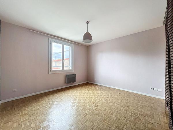 EXCLUSIVITE - MAISON DE 117 M² SUR 759 M² DE TERRAIN AVEC PISCINE