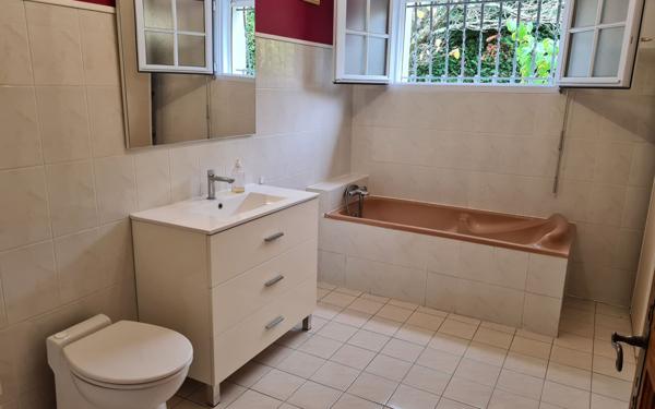 Maison à vendre    5 pièces •  Royan