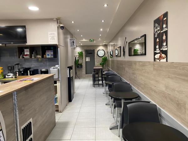 Trés bon fond de commerce, sur une rue piétonne ,