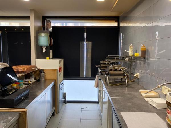 Trés bon fond de commerce, sur une rue piétonne ,