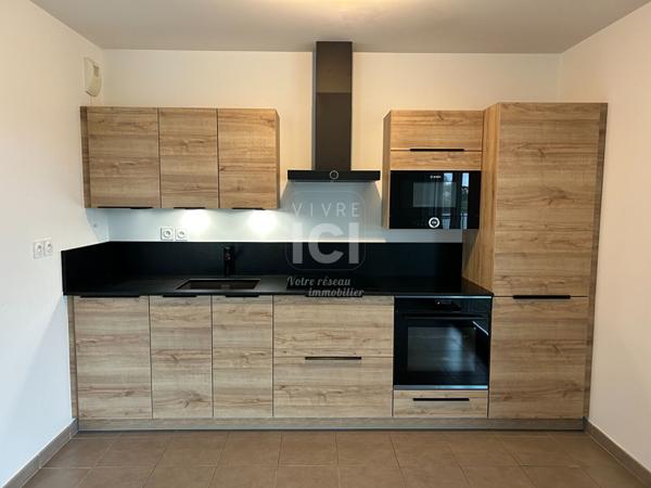 A Louer Appartement 3 Pièces De 65 M² Avec Grande Terrasse De 48 M² + Deux Places De Stationnements Privative -sainte Luce Sur Loire