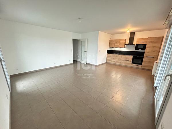 A Louer Appartement 3 Pièces De 65 M² Avec Grande Terrasse De 48 M² + Deux Places De Stationnements Privative -sainte Luce Sur Loire