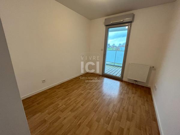 A Louer Appartement 3 Pièces De 65 M² Avec Grande Terrasse De 48 M² + Deux Places De Stationnements Privative -sainte Luce Sur Loire