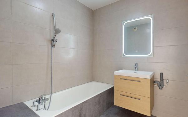 Appartement à vendre    3 pièces • 80 m2 La Roche-sur-Foron