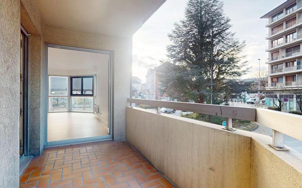 Appartement à vendre    3 pièces • 80 m2 La Roche-sur-Foron