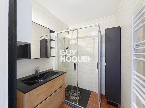 Appartement 3 pièces à louer au coeur de Mandelieu-la-Napoule, avec garage