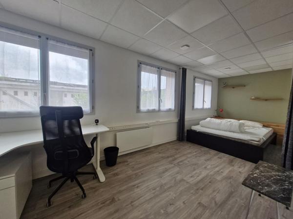 À louer , un appartement meublé de 3 pièces de 73,87 m²  à Toulouse avec extérieur et stationnement