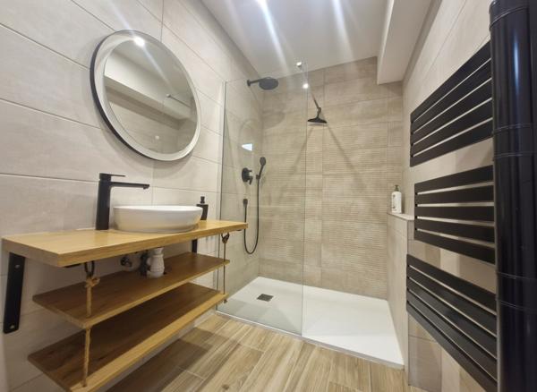 À louer , un appartement meublé de 3 pièces de 73,87 m²  à Toulouse avec extérieur et stationnement