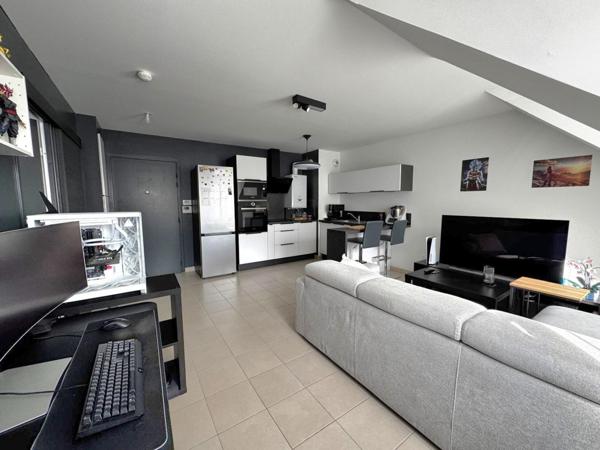 Appartement 39 m2 - F2 - 2 places parkings- 78760 Jouars-Pontchartrain