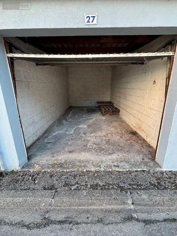 Garage fermé à louer à Eu en Seine-Maritime (76260), ref : 76041/48