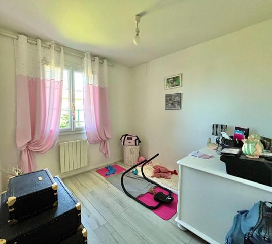 Maison  plain-pied : 4 pièce(s) 90 m2 - Jardin et garage