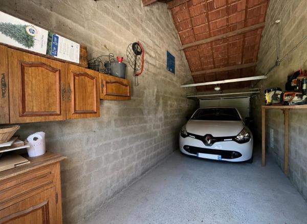 Maison  plain-pied : 4 pièce(s) 90 m2 - Jardin et garage