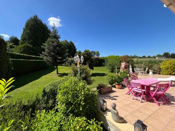 Maison  plain-pied : 4 pièce(s) 90 m2 - Jardin et garage