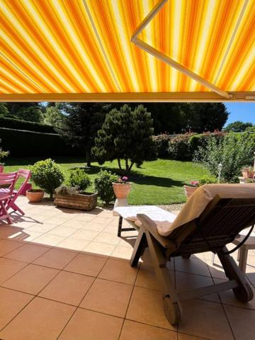 Maison  plain-pied : 4 pièce(s) 90 m2 - Jardin et garage