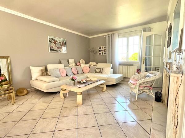 Maison  plain-pied : 4 pièce(s) 90 m2 - Jardin et garage