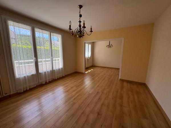 EXCLUSIVITÉ - APPARTEMENT 4 PIÈCES AU CALME À LONS-LE-SAUNIER 4 pièce(s) 77.15 m2