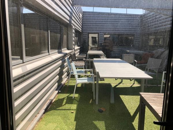 Dpt Rhône (69), à louer RILLIEUX LA PAPE Bureaux, magnifique plateau de 200m2 avec 7 bureaux et un patio, au 1er étage