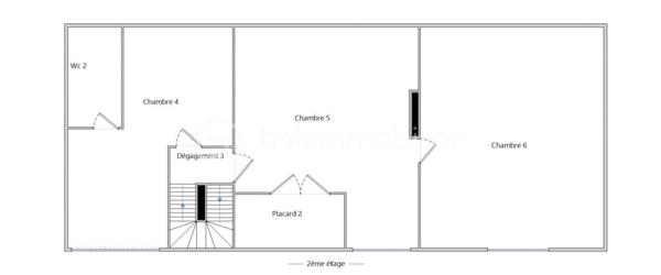 Rare sur le secteur ! Cette généreuse propriété briarde de 228 m² vous offre l’espace, le cachet et la sérénité à seulement 10 minutes de la gare de Meaux, à pied des écoles et de tous les commerces.


Le SALON  vous accueille avec son magnifique MUR EN PIERRE apparente et sa cheminée, témoins du caractère authentique de la maison. La CUISINE  AMENAGEE et EQUIPEE s’ouvre sur une VERANDA lumineuse à poutres apparentes — véritable pièce de vie supplémentaire —  donnant sur un grand CELLIER prolongée par une grande TERRASSE  PAVEE donnant sur un TERRAIN ARBORE et entièrement clos de 2 141 m² ;

DES ESPACES POUR TOUTE LA FAMILLE
À l’étage : une CHAMBRE  , une SALLE DE BAIN avec WC  , une CHAMBRE avec SALLE D'EAU et une belle SUITE PARENTALE avec SALLE DE BAIN PRIVATIVE  et DRESSING. 
AU SECOND ETAGE :
Les combles entièrement aménagés complètent parfaitement l’ensemble avec une GRANDE PIECE (CHAMBRE TRAVERSANTE) lumineuse sous charpente, une CHAMBRE avec SALLE D'EAU et une très grande CHAMBRE  .

DES ATOUTS RARES
Grand GARAGE accessible depuis la maison ET depuis le jardin, DEPENDANCE  indépendante aux multiples possibilités (studio, atelier, télétravail…), CELLIER , PUITS, TERRASSE pavée et grand JARDIN arboré entièrement CLOS.

DPE C — Bonne performance énergétique.