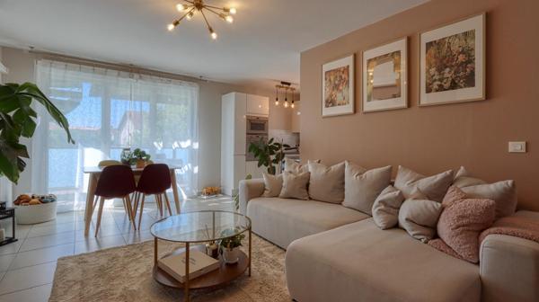 Dernier étage – T4 de 77 m² avec terrasse sur le toit de 48 m² et vue 360°