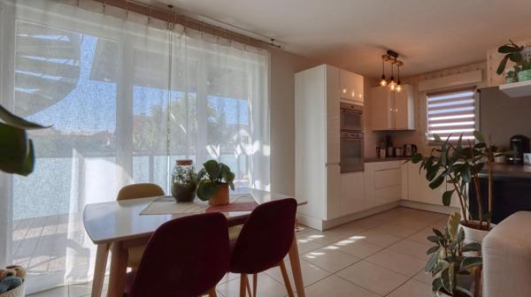 Dernier étage – T4 de 77 m² avec terrasse sur le toit de 48 m² et vue 360°