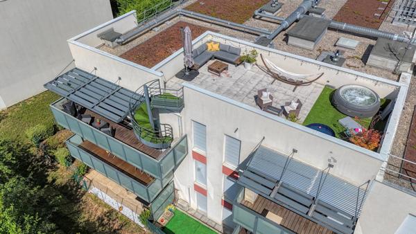 Dernier étage – T4 de 77 m² avec terrasse sur le toit de 48 m² et vue 360°
