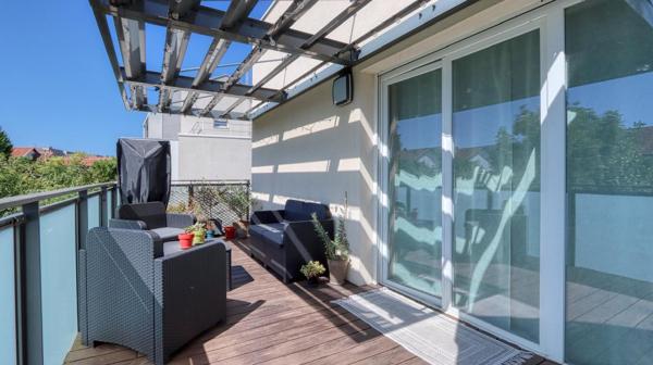 Dernier étage – T4 de 77 m² avec terrasse sur le toit de 48 m² et vue 360°