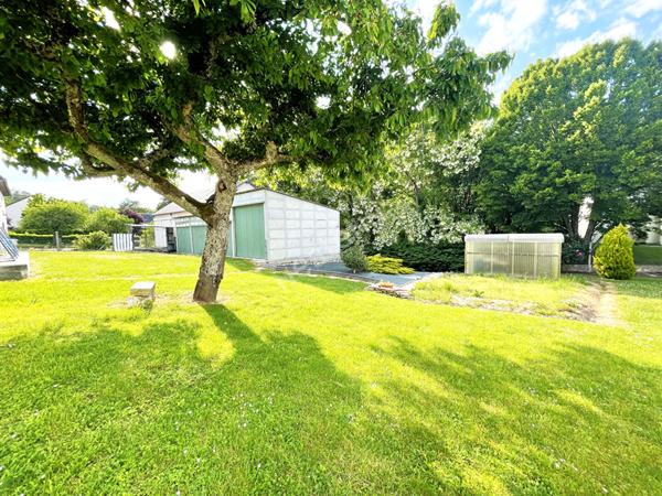 MAISON 3 CHAMBRES AVEC TERRAIN DE 100M² EN PLEIN COEUR DE VALENCAY PROCHE COMMERCES ( INDRE36)