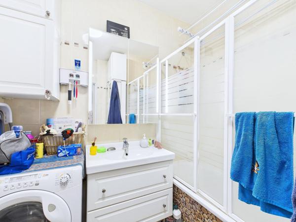 4 pièces (3 chambres) avec 2 terrasses, un parking, à 8 min à pied du métro ligne 7 Kremlin-Bicêtre