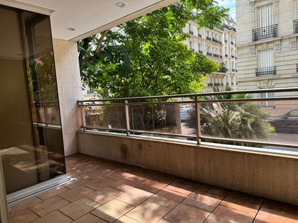 STUDIO / 37m² / PARIS 16EME
