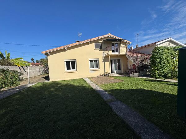 À VENDRE MAISON A PAMIERS AVEC GARAGE ET JARDIN