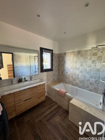 Maison à vendre 4 pièces 125 m² Cheval-Blanc